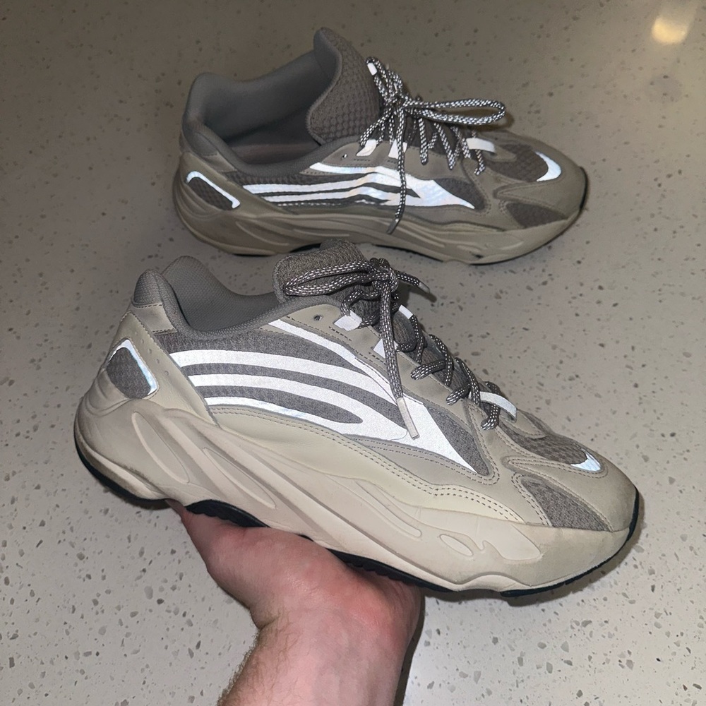 Yeezy 700 V2 Static
